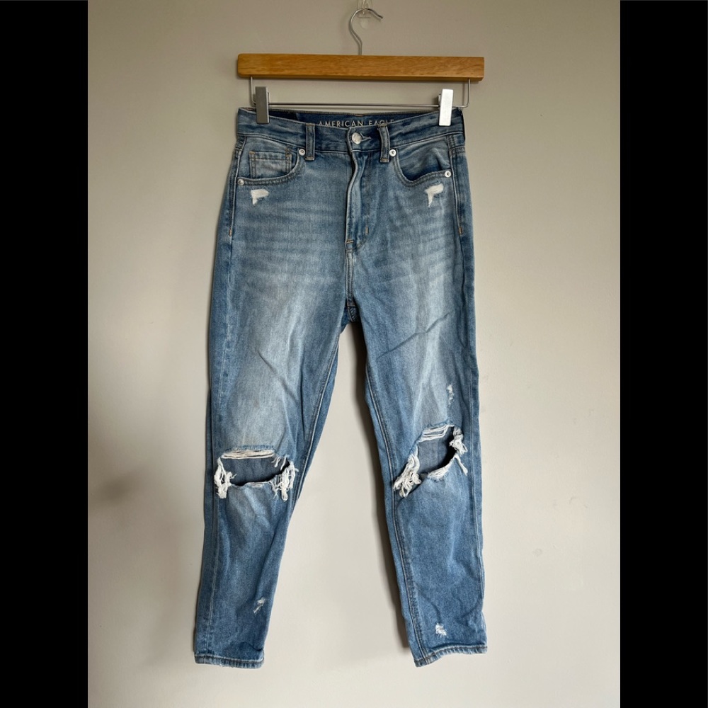 American Eagle Distressed 00 X-Short Mom Jeans